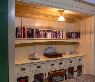 Superior One-Bedroom Apartment