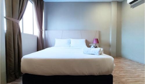 Standard Queen Room