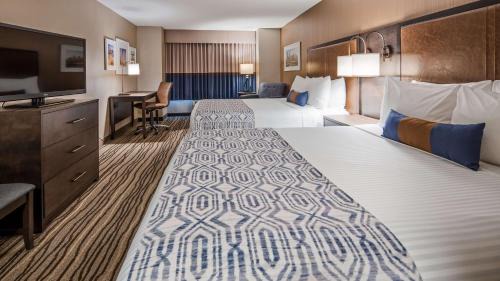 Queen Room with Two Queen Beds - Non-Smoking