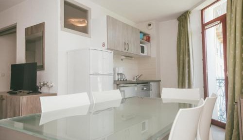 One-Bedroom Apartment (4 Adults)