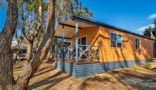 Ocean View Spa Cottage - No pets allowed