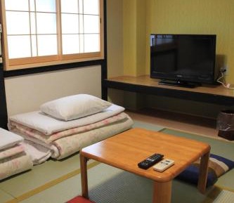 Japanese-Style Twin Room with Shared Bathroom