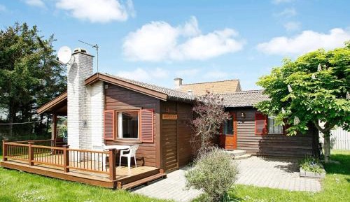 Three-Bedroom Holiday Home 