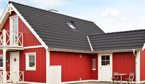 Three-Bedroom Holiday Home 