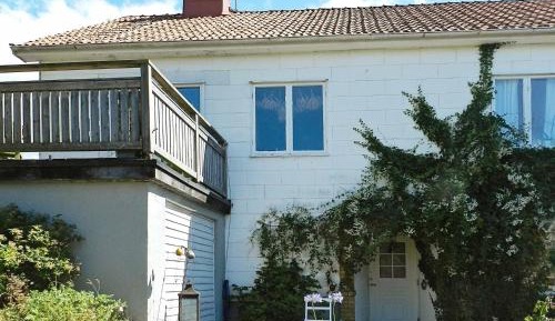 One-Bedroom Holiday Home