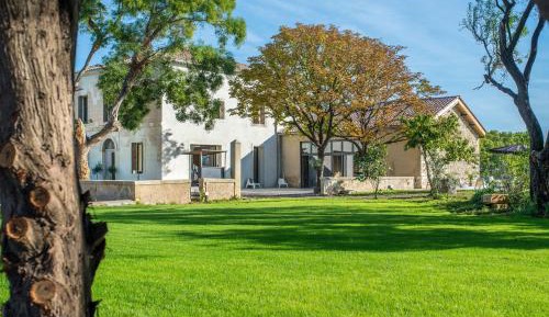 Five-Bedroom House with Private Swimming Pool
