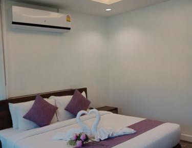 Villa with Garden View