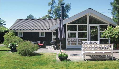 Three-Bedroom Holiday Home 
