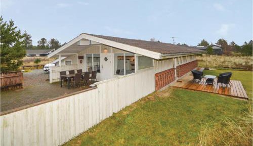 Three-Bedroom Holiday Home 
