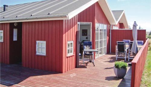 Three-Bedroom Holiday Home 