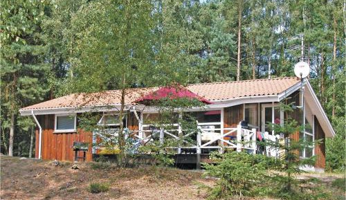 Three-Bedroom Holiday Home 