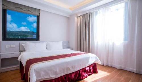 Deluxe Double Room (2 Adults + 1 Child)