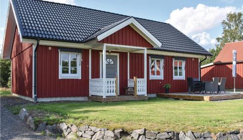 Three-Bedroom Holiday Home 