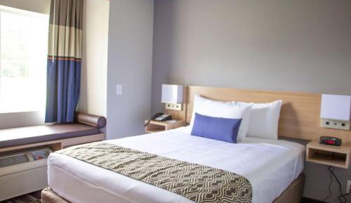 Queen Room - Mobility Access/Non-Smoking