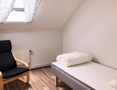 Single Room with Shared Bathroom