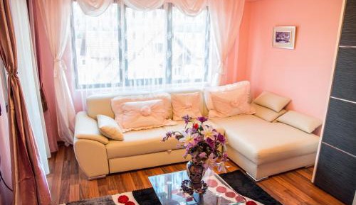 Family Room (2 Adults + 2 Children)