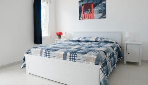 One Bedroom Apartment with Sea View