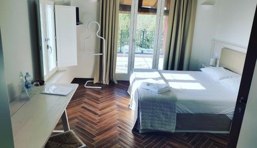 Double or Twin Room with Private Bathroom