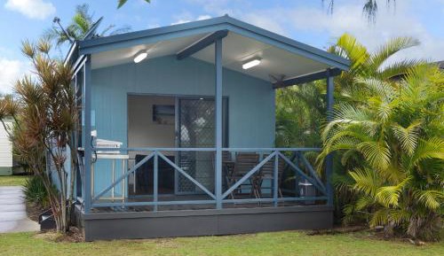 Deluxe 3 Bedroom Waterfront Cabin