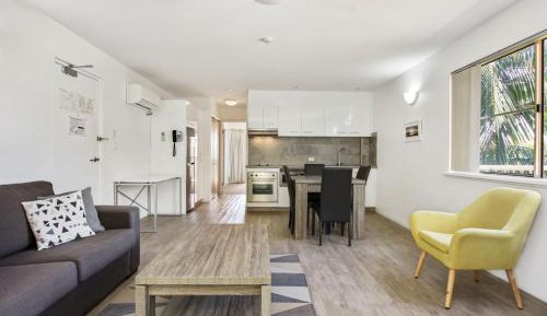 One Bedroom Headland Apartment