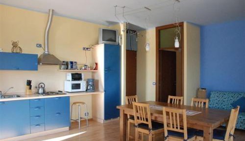 One-Bedroom Apartment with Balcony