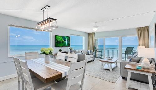 Penthouse Three-Bedroom Apartment - Oceanfront - Unit #442