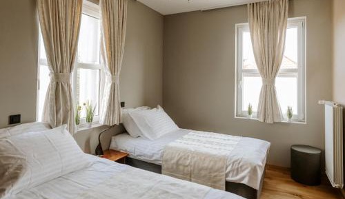 Deluxe Double Room with Shower