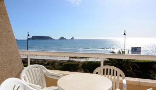 Studio Apartment with Sea View