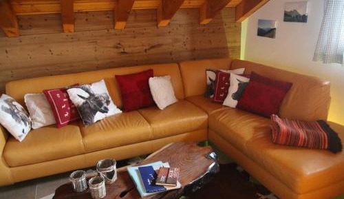 Two-Bedroom Apartment with Mountain View