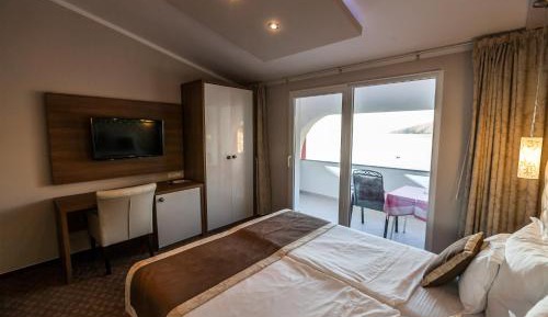 Queen Room with Sea View