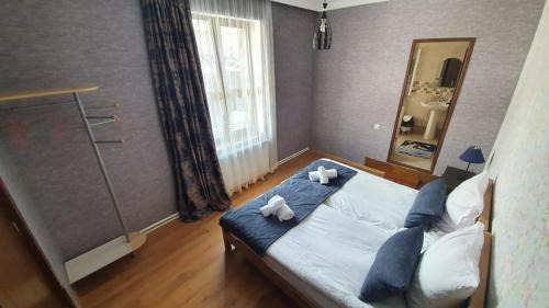 Twin Room with Private Bathroom