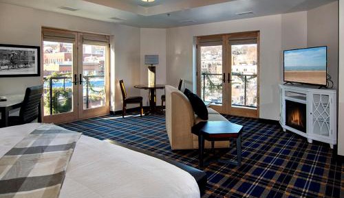 Suite with City View