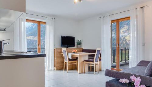 Superior One-Bedroom Apartment with Balcony