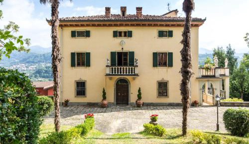 Seven-Bedroom Villa on Four Floors