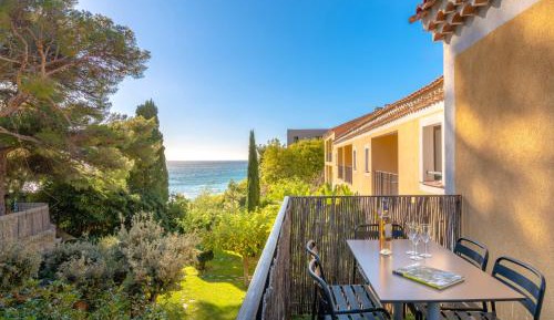 Apartment (6 Adults) - Upper Floor with Sea View