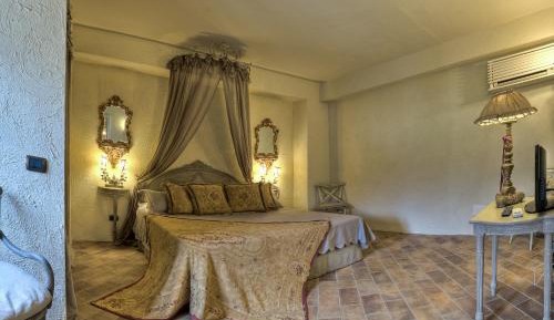 Superior One-Bedroom Apartment (4 Adults)