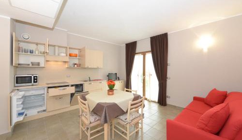 Apartment with Mountain View