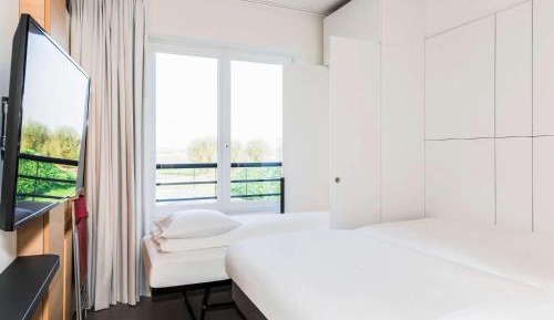 Standard Room With Three Single Beds