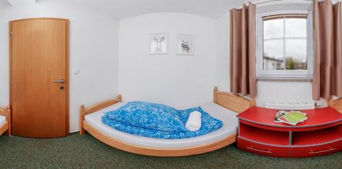 Two-Bedroom Suite (2 Adults + 2 Children) 