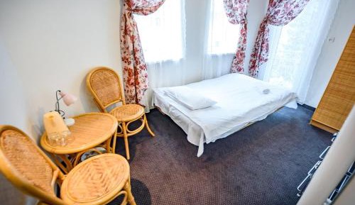 Standard Double Room with Shared Bathroom