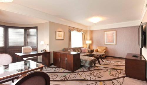 Suite with Complimentary Breakfast - Executive Floor