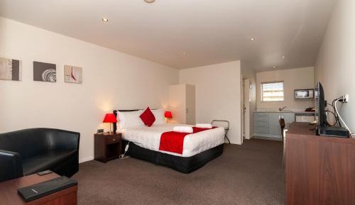 Two-Bedroom Apartment with Spa Bath