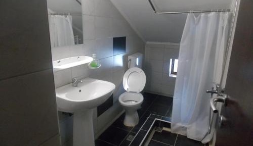 Two-Bedroom Suite (5 Adults)