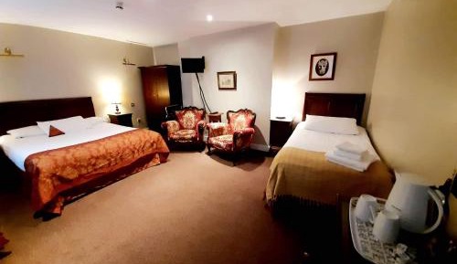 Deluxe Double or Twin Room