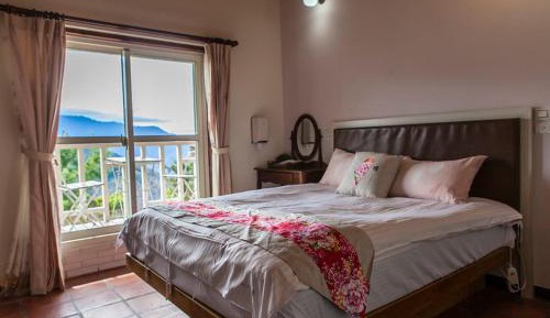 Double Room with Mountain View