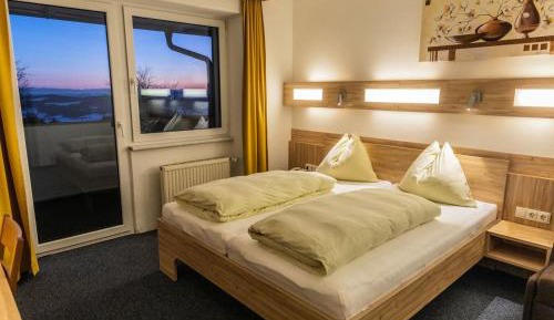 Double Room with Balcony (2 Adults + 1 Child)