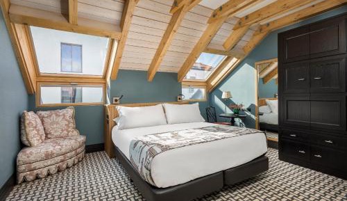 Deluxe Double or Twin Room