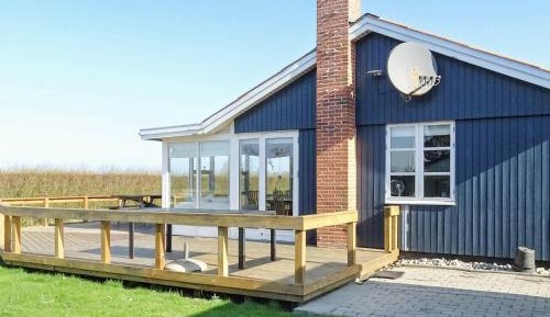 One-Bedroom Holiday Home