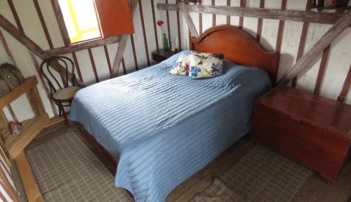 Standard Twin Room with Shared Bathroom