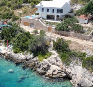 Villa - Beach Front